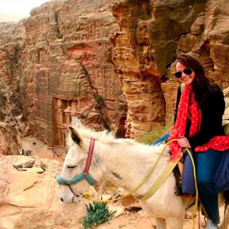 Servizi dento il sito di Petra: bagni, ristoranti, bar, negozi…